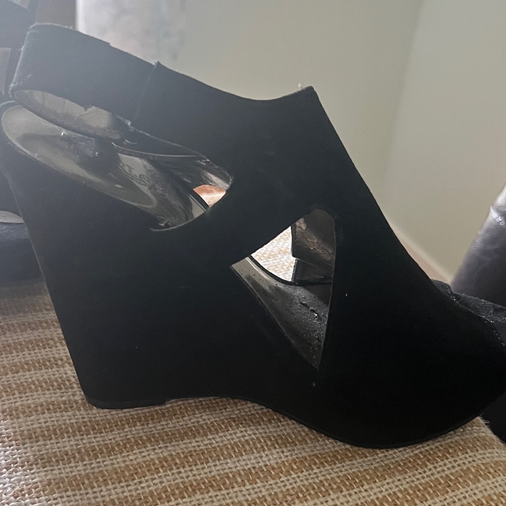 Carlos Santana Elegant Black Heels